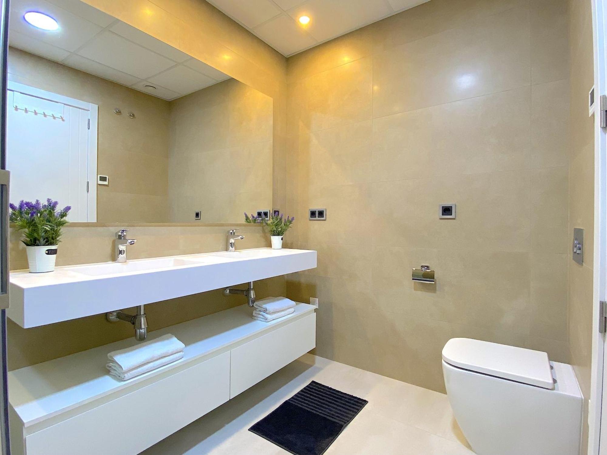 Lujoso Apartament Con Impresionantes Vistas Al Mar Benidorm Eksteriør billede
