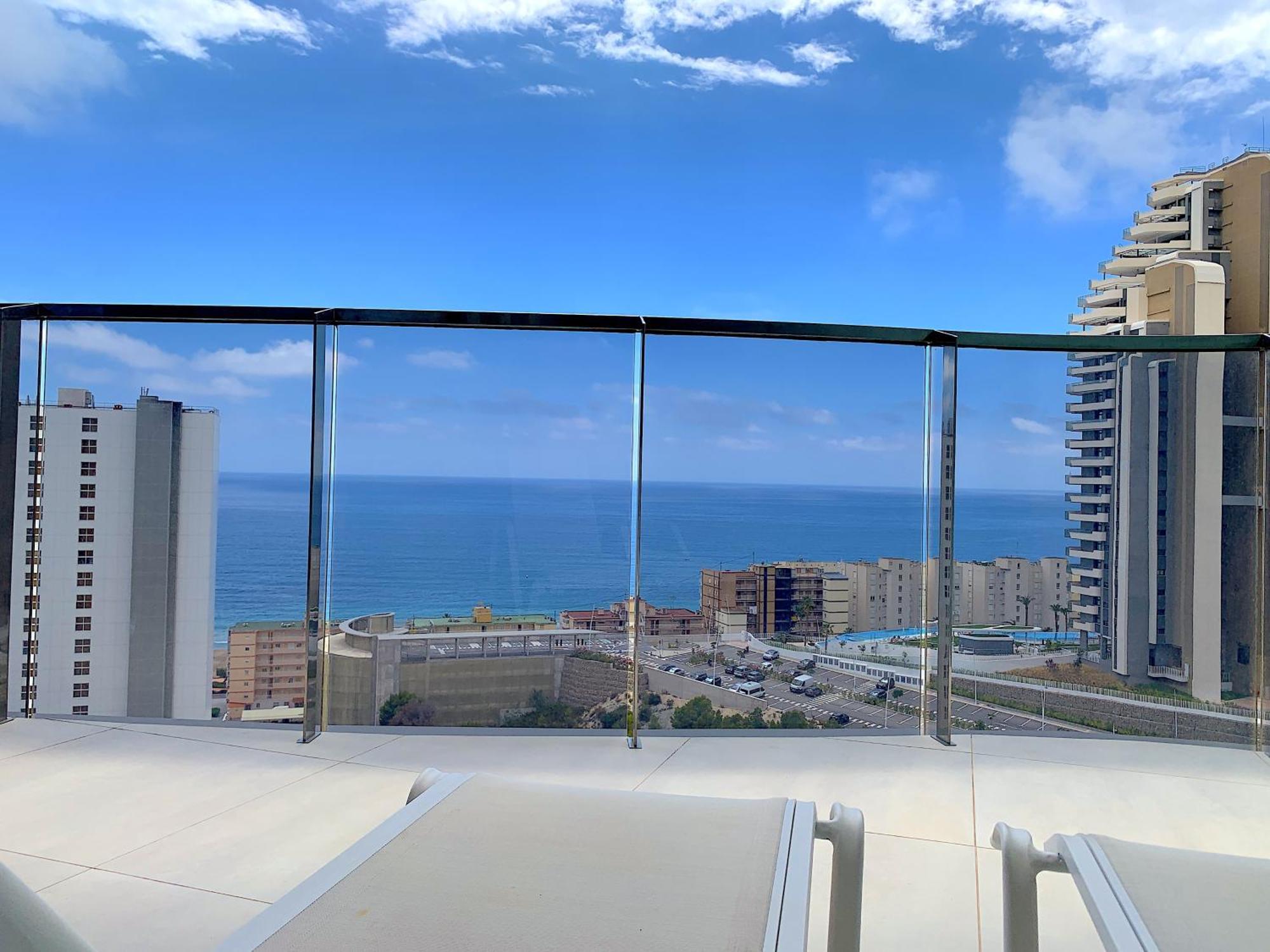 Lujoso Apartament Con Impresionantes Vistas Al Mar Benidorm Eksteriør billede